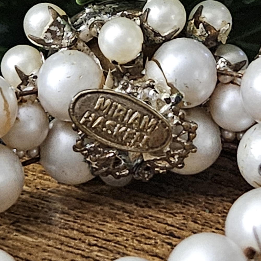 Miriam Haskell Signed White Beaded Wrap Bracelet - Picture 4 of 4